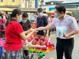 文冬早市人潮涌动  居民忧疫情重返