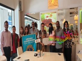 哥打峇鲁世纪狮子会  移交资优学院生电脑
