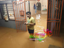 劳勿3小时豪雨 多个低洼区住家突发水灾