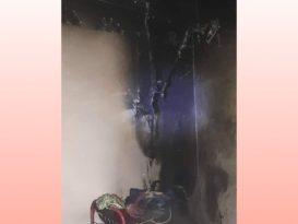 民宅房间插头 清晨着火燃烧