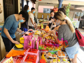 国内旅游旺  劳勿周末迎来游客潮