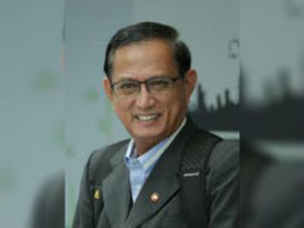 何启文：令人难以接受   首相立场  乖离中庸底线