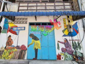 劳勿市区拿督阿都拉后巷 提升工作如火如荼
