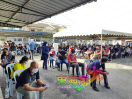 50%交通罚单折扣     最后机会     关丹民众争取      挨饿排队