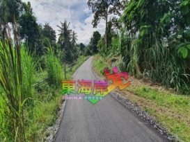 哥市培植华小后巷  铺路竣工  设单向告示牌