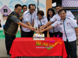 马樟培华小学 植树迎81周年校庆