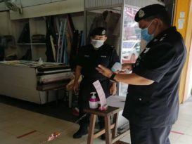 进店没写名 罚1000   电脑店 茶室 业主也遭殃