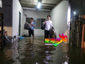 ◤登州水灾◢【下午更新】水位迅速上涨   孕妇帶3幼儿紧急撤