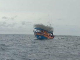 季候风临部分渔船停海      深海渔获     减产涨价