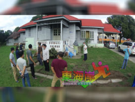 北根马来高脚屋   惊现百年墓碑 （有视频）