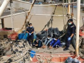 登海事局海马行动  捕3非法越南渔民