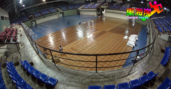 关丹英迪拉马哥打室内体育馆被征用为“非国人隔离与低风险治疗中心”（PKRC）方舱医院。