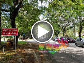 封路口铺路    士满慕路往市区大塞车