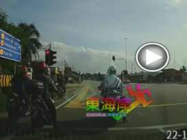 摩哆骑士当面闯红灯 网民：交警竟然不去追？（看视频）