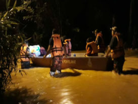 劳勿马来区水灾 河水退得慢 145人滞留疏散中心