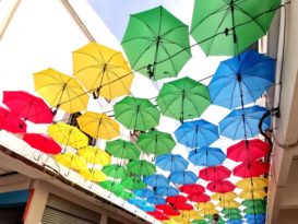 换上全新彩色雨伞 文德甲雨伞街 重新绽放色彩