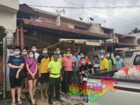 劳勿Rock Mountain 山庄东主连同多位善心人士赈灾