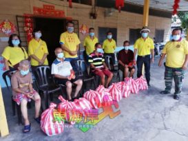 劳勿双溪兰济公活佛庙 访3老人院派粮食