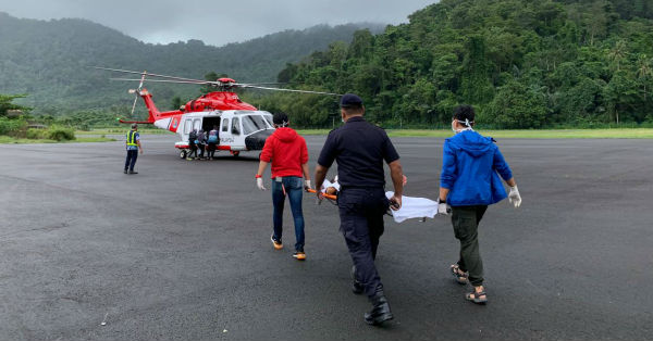 大马海事机构派出阿古斯特直升机直飞刁曼岛展开空中医疗救援行动。