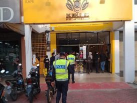 饮料店未取得营业执照    市议会上门执法关