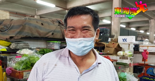 熊平涛：不能堂食，将导致很多餐馆不能开门营生，影响菜贩新鲜蔬果的批发。