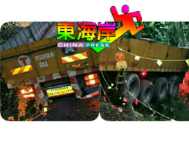 后车厢卡土崩交替路  拖格罗里凌晨挡道