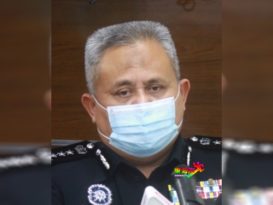 没戴口罩被警截停    小园主及9员工  中罚单