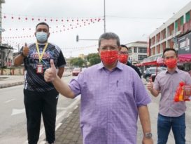 赛夫丁访阿益布爹送福 派福袋赠商家灯笼
