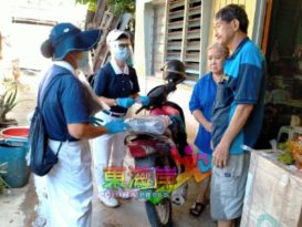 慈济志工到文达发放祝福金及毛毯予188 户水灾灾黎