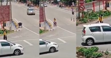 女子愛心爆棚  义载老妇   网友大赞人美心更美！