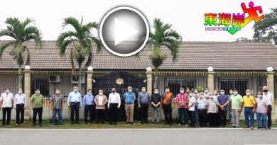 华小工委会8理事被控  华教重量级领袖到场声援
