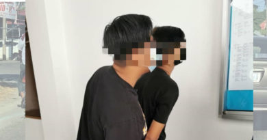 校服写粗口辱骂老师   2中学生认罪