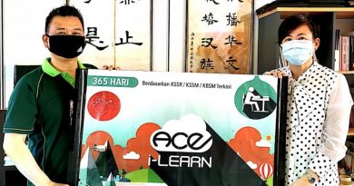 龙运五里新村华小  获赞助教育软件卡