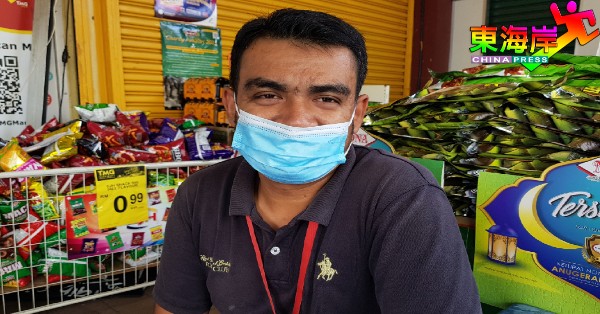 拉兹米：每日新鲜供应的肉鸡，还可满足消费者日常需求量。
