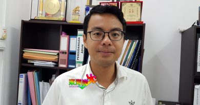 公正党彭10区部   拒与斗争党合作
