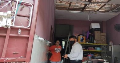 疑液化石油气泄漏引发爆炸  小贩被吓醒