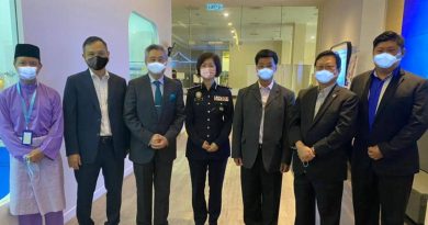张赈琮：家长不能存有侥幸心态   莫带孩子“趴趴走” 　