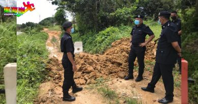 丹彭边界塑料防撞礅遭毁 话望生警方挖路坑 阻公众钻“鼠道”跨州