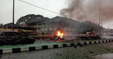 疑雷電擊中轎車引發爆炸   涉及5車   至少一人死（有视频）