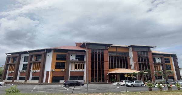 彭亨州发展局英迪拉马哥打商业大厦店铺租金，被指控暴涨100%。前者澄清一切不属实。
