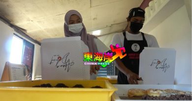 老板藉社媒开拓市场  Abang Donut生意火红