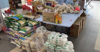 关丹威记2茶室    设食物银行献爱心