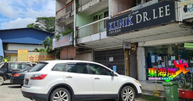 劳勿吕医生医务所助接种 拒 民众付钱插队