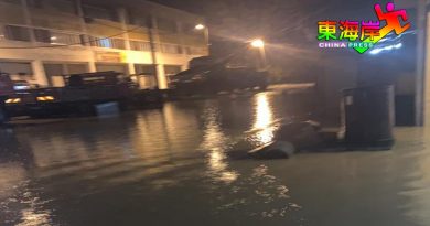 劳勿立卑路商店 突发水灾商家喊烦