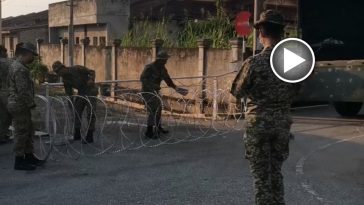 淡马鲁仄雅花园强管令 执法单位到场围铁蒺藜