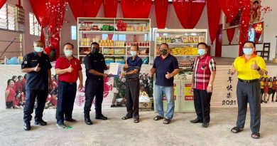 你爱心支援 我回敬你一丈   警区颁感谢状予广东会馆