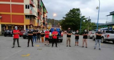 文冬火箭消毒队赴地里望   进行大规模消毒
