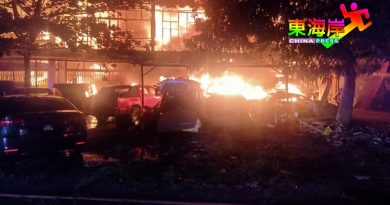 【今日东海岸】火烧巴当拉浪工业区 6间店屋毁6人保住命 　