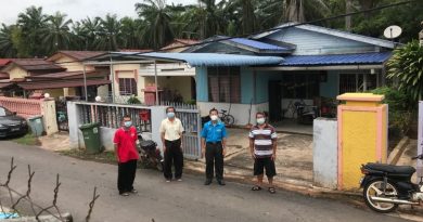 明加叻3华裔贫户  获房政部拨款修屋