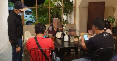 逾时营业 未完整接种堂食  业者顾客 接罚单